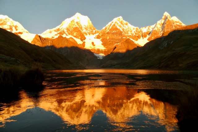 Sunrise in Carhuacocha lake in Huayhuas trek